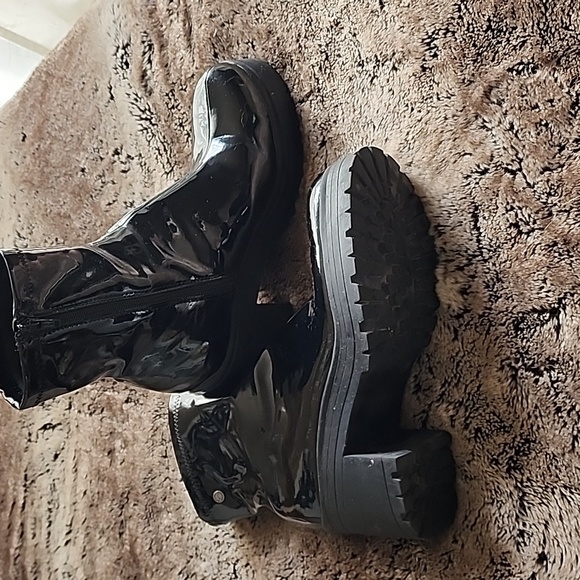 Ankle boots - Picture 2 of 3